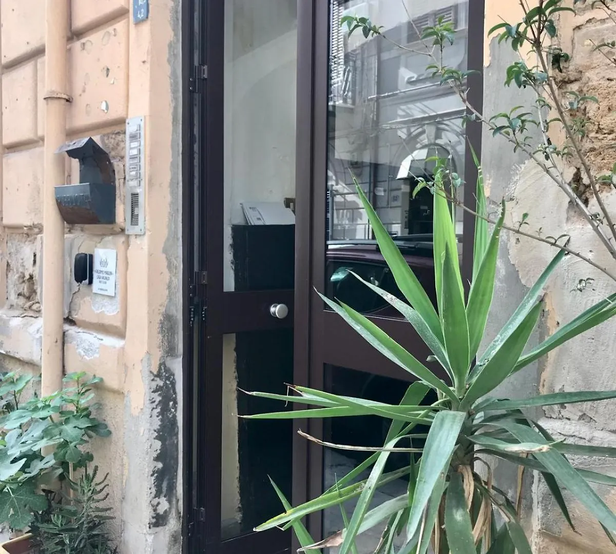 Palermo Maison 0*,  Italy